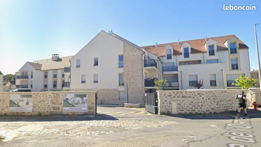 Parking Villeron · 24 000 €