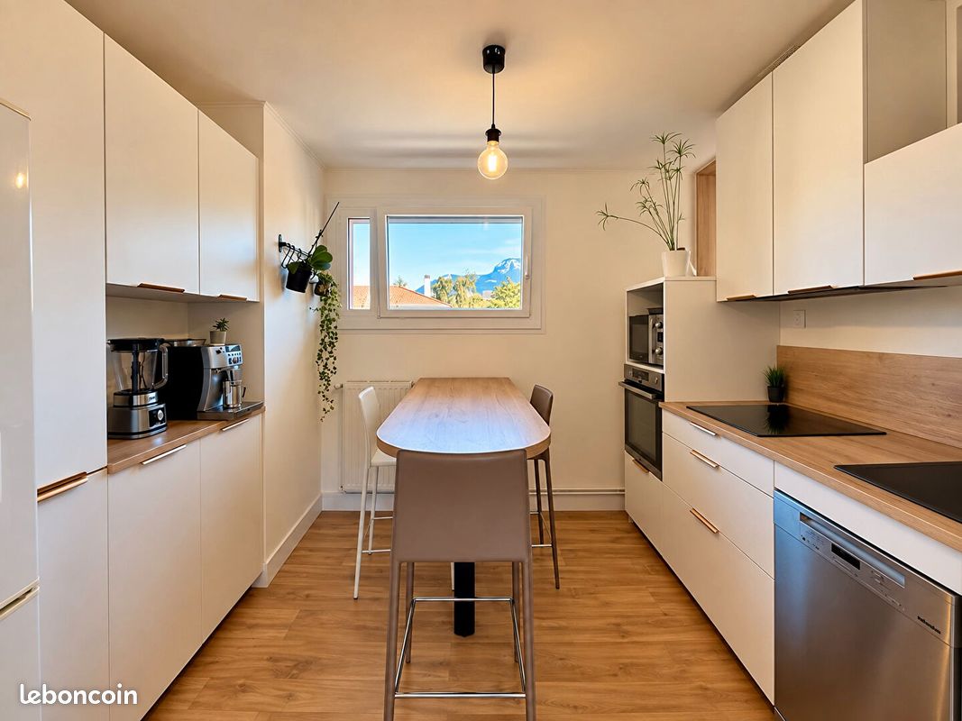 Appartement 3 pièces 56 m² · à Annecy · 56 m² · 385 000 €