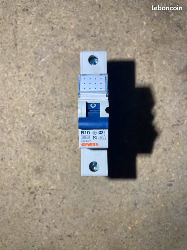 Disjoncteur B10 (image 2)