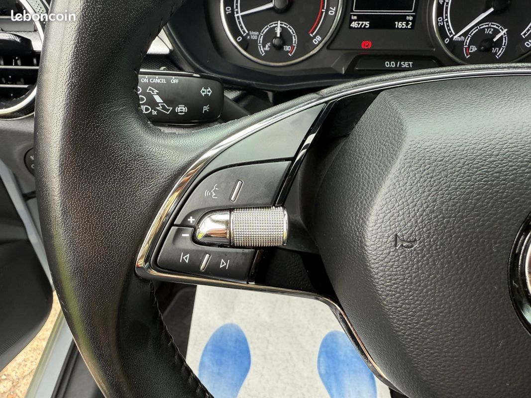 SKODA FABIA 1.0 Ambition 80 ch BVM5 TVA RECUPERABLE (image 21)