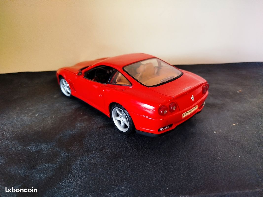 Voiture miniature 1/18 Ferrari maranelo (image 3)