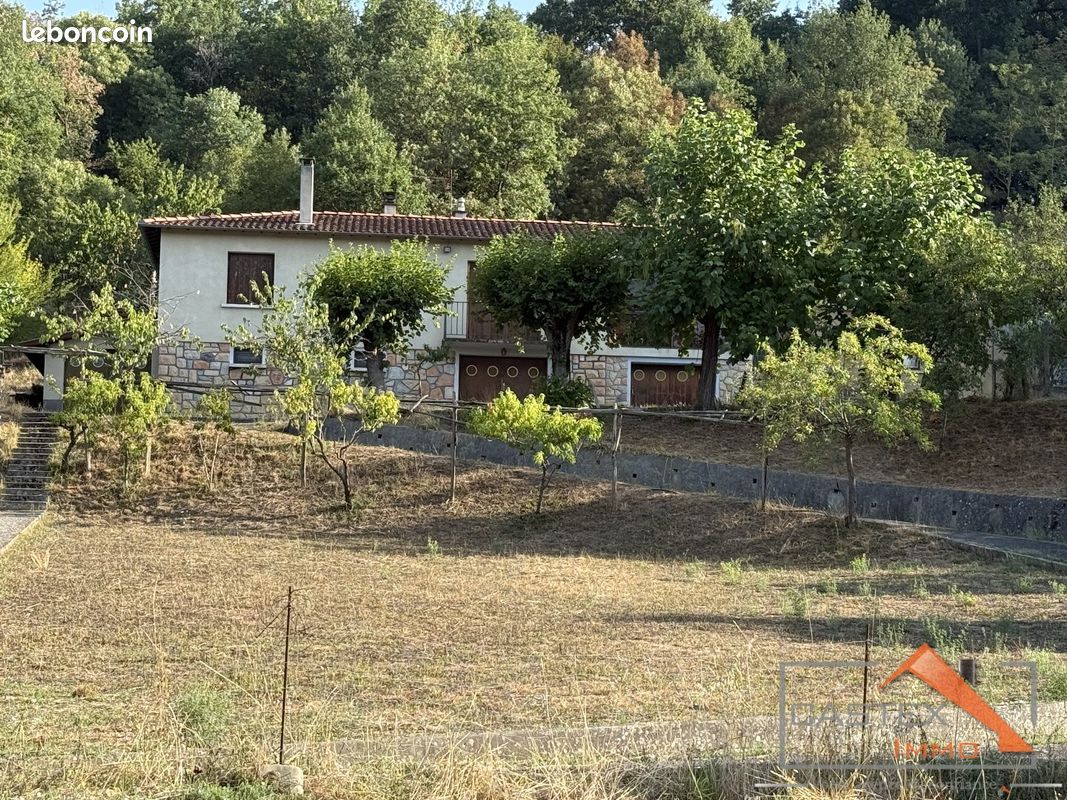 Maison 5 pièces 110 m² · à Beauchalot · 110 m² · 215 000 €