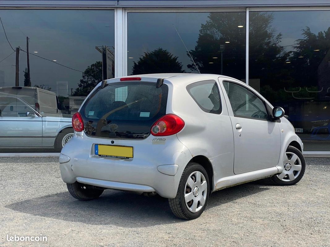 Toyota aygo 1.0 VVTI 68ch / Climatisation / Direction assistée / Compacte et confort (image 6)