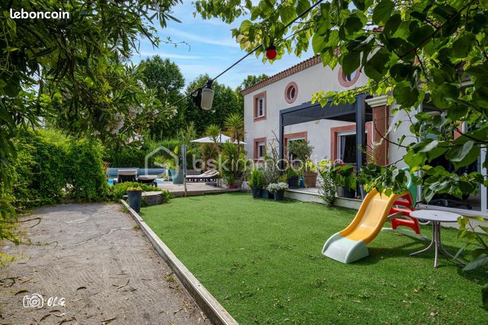 Maison 8 pièces 225 m²