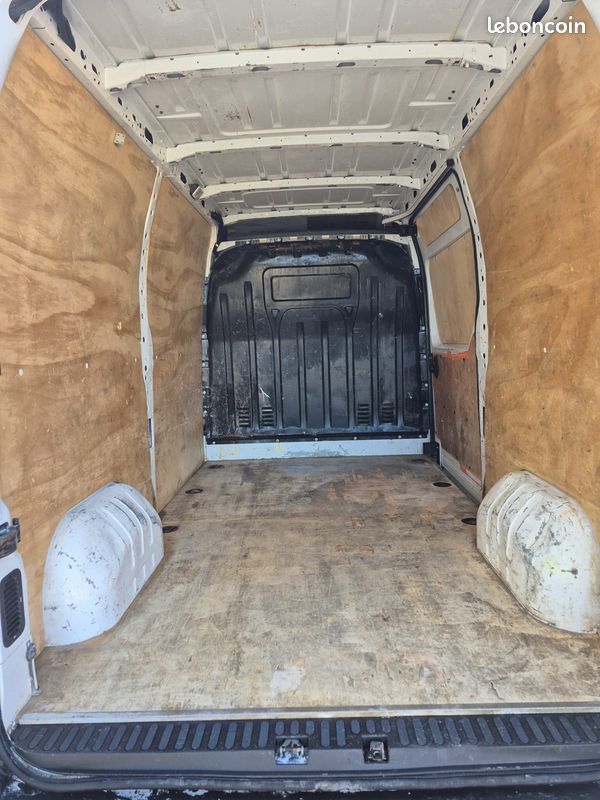 Renault master iii 2.3 dci 135 ch 3300 confort (image 6)