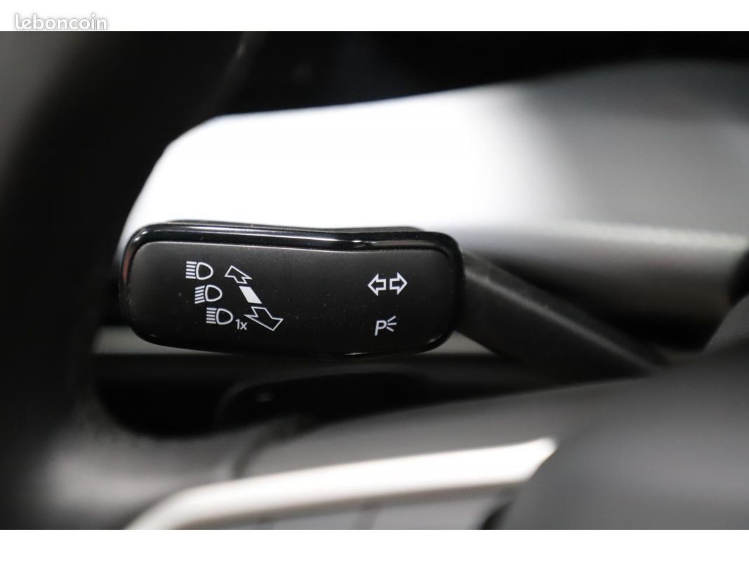 VOLKSWAGEN GOLF VIII 2.0 TDI 150 Life Goal - DSG 7 (image 32)