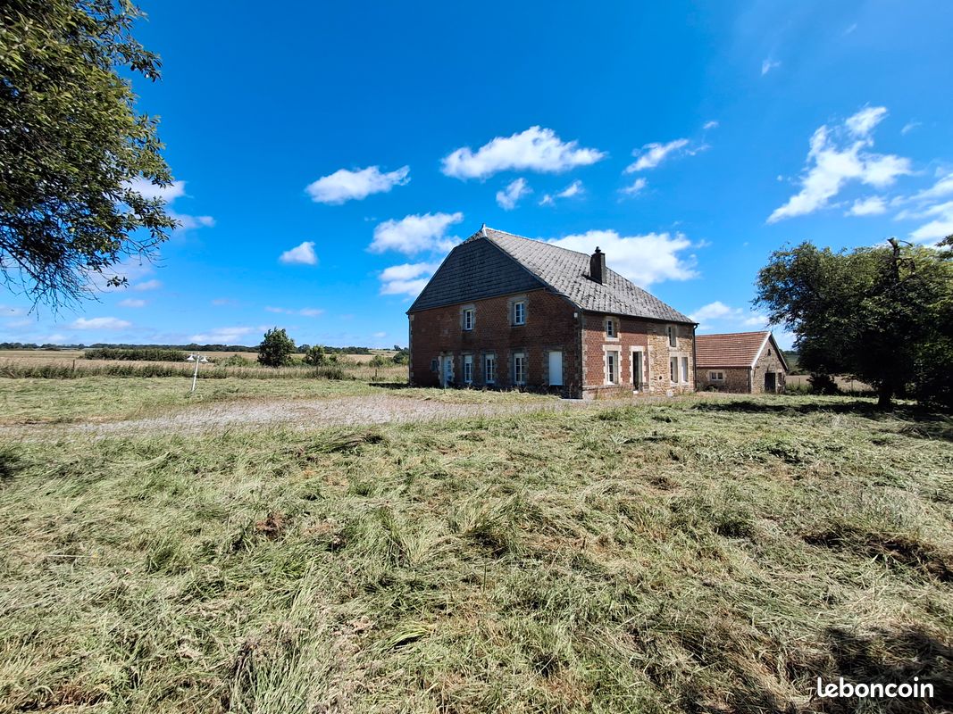 Maison 8 pièces 275 m² · à Maubert-Fontaine · 275 m² · 325 500 €
