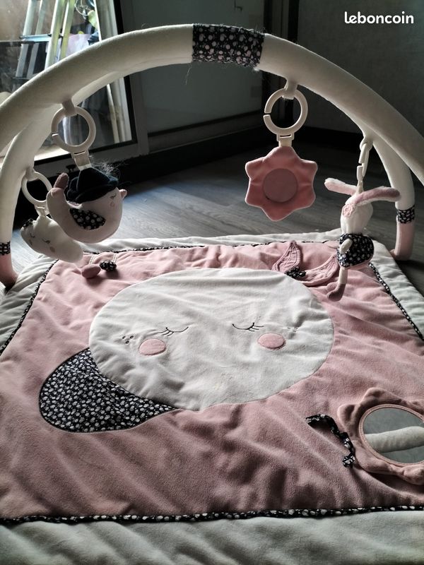 Tapis d’éveil bébé – bon état (image 2)