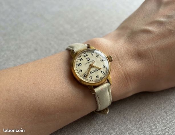 Montre mécanique vintage de la marque "New Classic" (image 1)