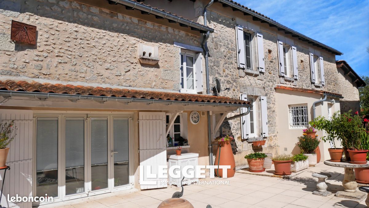Maison 7 pièces 171 m² · à Laprade · 171 m² · 295 698 €