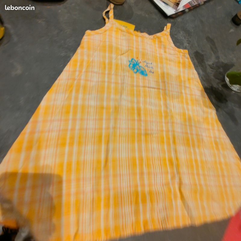 Robe jaune soleil. Marque mini stéréo (image 1)