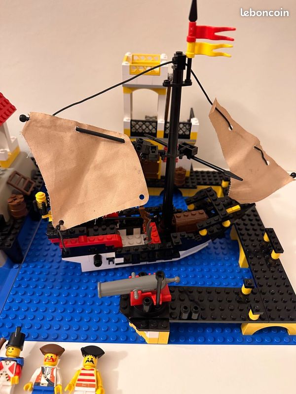 Lego Imperial Trading Ship LEGO 6277 Imperial Trading Post