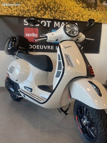 Vespa gts 125 supersport keyless aout 2025 102 km gtie aout