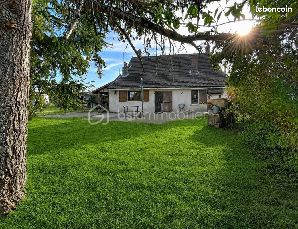 Maison 6 pièces 125 m² · à Charny Orée de Puisaye · 125 m² · 92 000 €