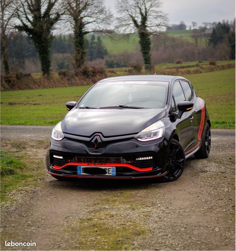 Clio 4 rs cup (image 1)