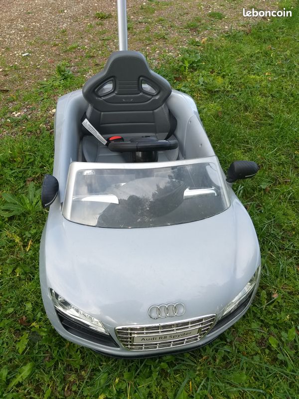 Voiture électrique audi r8 spyder rouge pack luxe