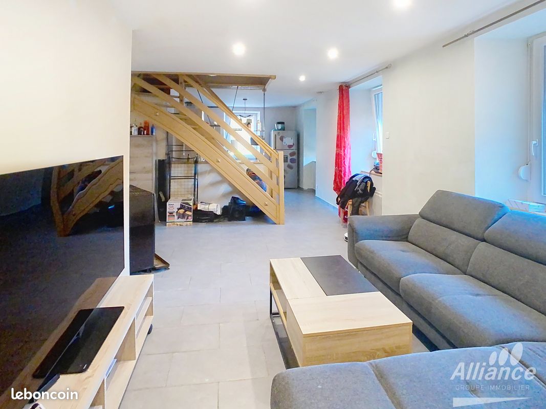Appartement 6 pièces 123 m² · à Méziré · 123 m² · 77 000 €