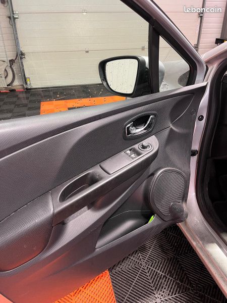Renault CLIO IV 1.5 DCI 90CH ENERGY BUSINESS ECO² (image 10)
