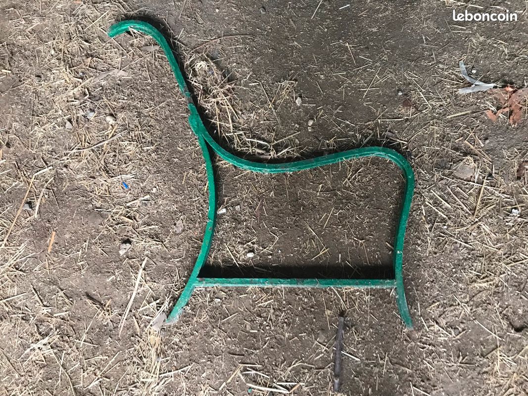Armature métallique de banc ancien (image 3)