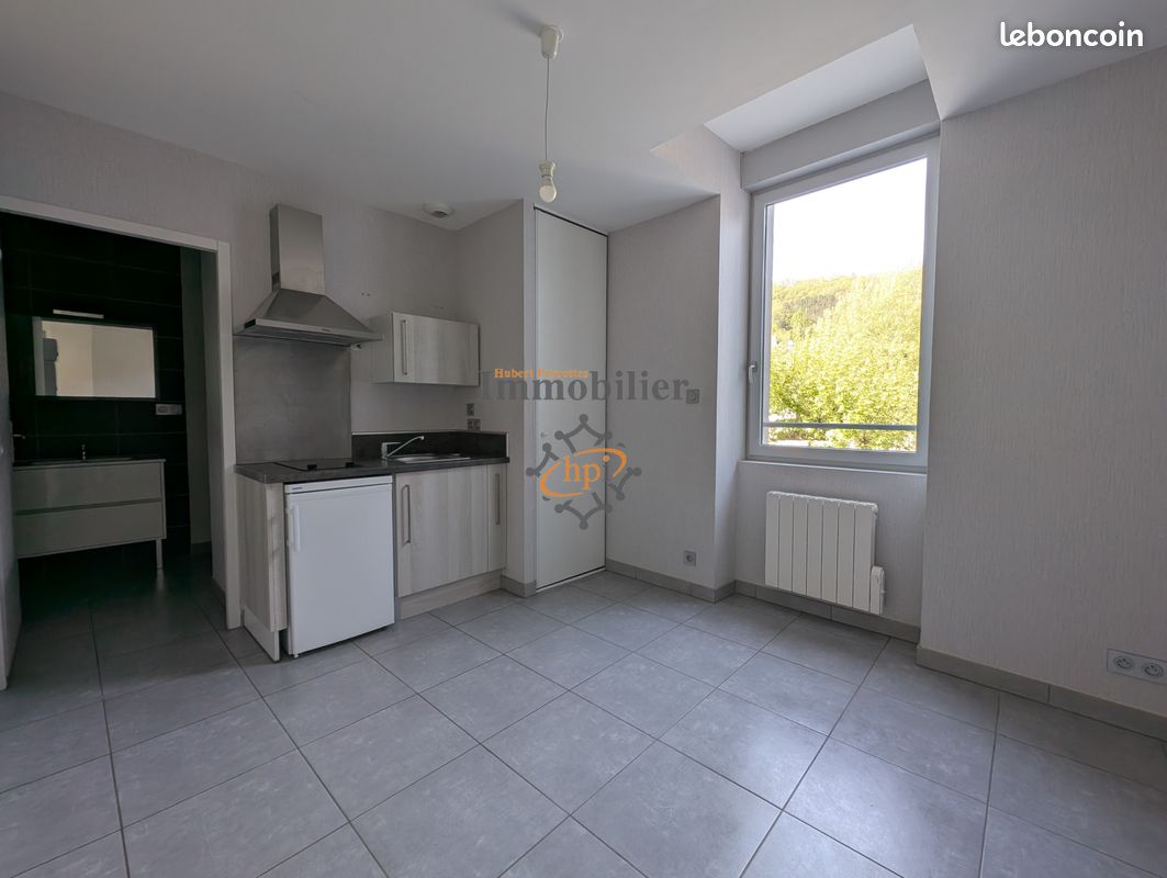 Appartement 1 pièce 18 m² · à Saint-Affrique · 18 m² · 350 €/mois
