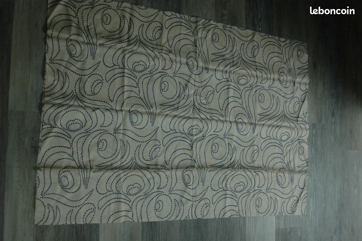 Tissu imprimé (image 1)