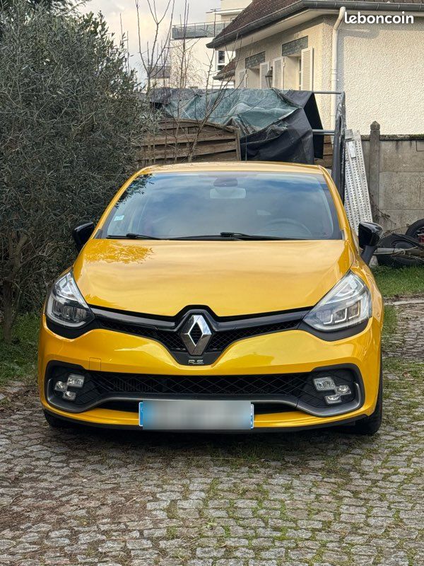 Clio 4 rs Trophy ph2 (image 1)