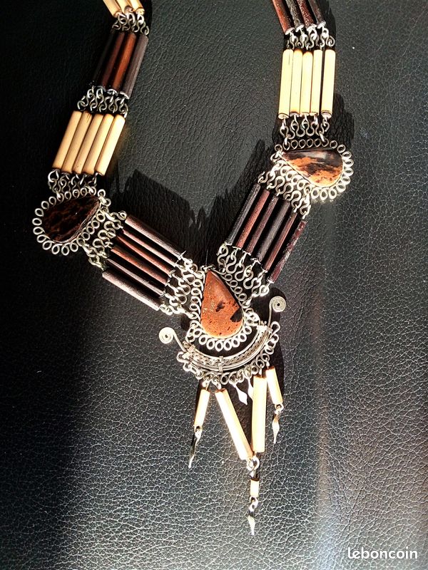Collier original (image 1)