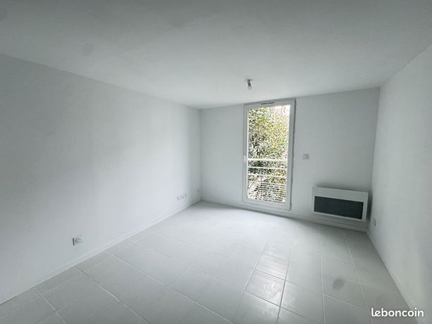 Studio 1 pièce 19 m²