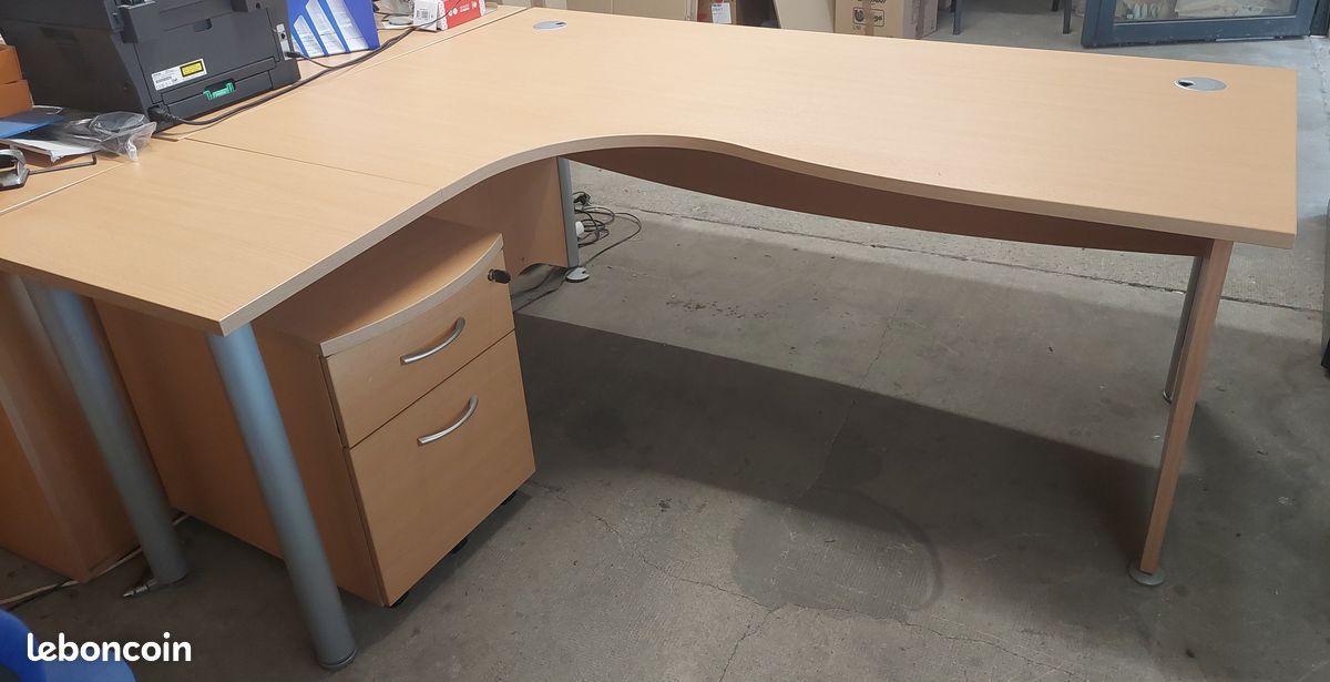 Grand bureau en angle avec chaise de bureau et caisson sur roulettes (image 2)
