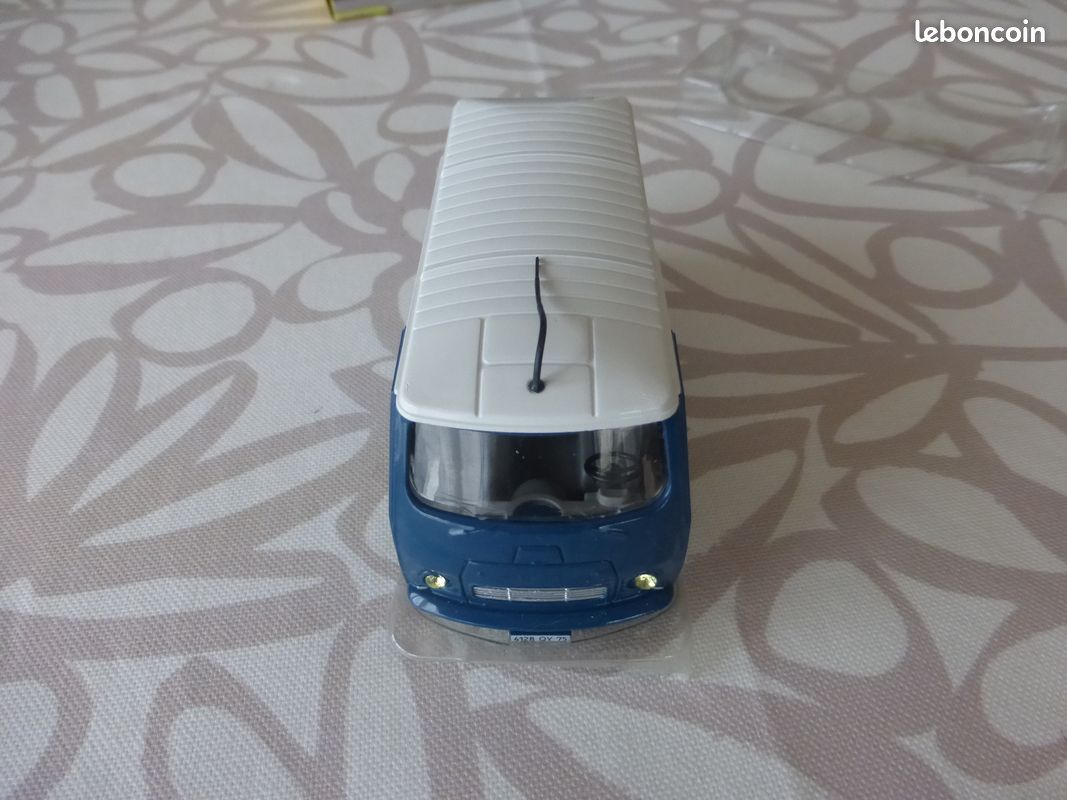 570 A FOURGON PEUGEOT VAN J7 DEPANNAGE AUTOROUTES Dinky Atlas