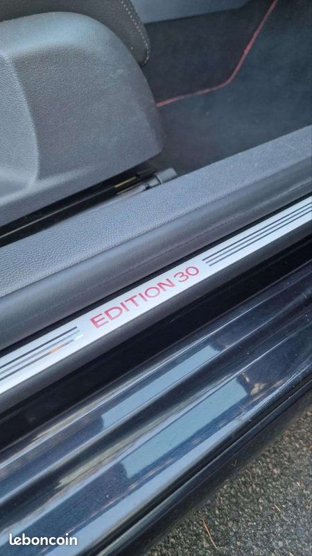 Volkswagen Golf 5 GTI Edition 30 – 2.0 TFSI 230ch – Boîte manuelle – Jantes STRÖM – Très bel état (image 2)