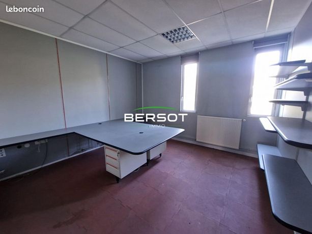 https://img.leboncoin.fr/api/v1/lbcpb1/images/74/bb/63/74bb63c402d112695d0a9d5acd3176580652e87b.jpg?rule=ad-image