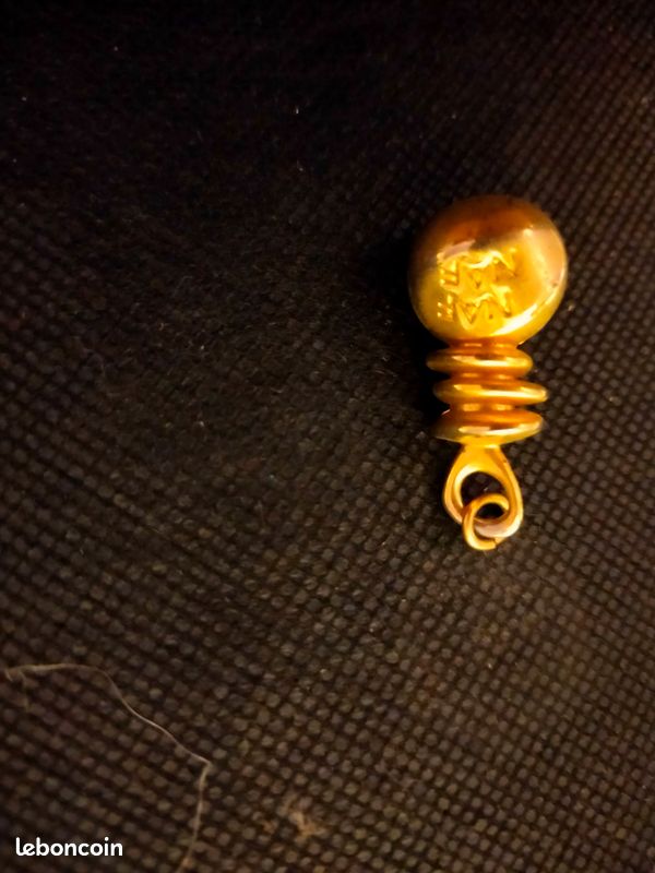 Pendentif doré vintage (image 1)