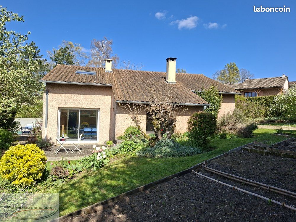 Maison 6 pièces 137 m² · à La Roche-Vineuse · 137 m² · 374 900 €