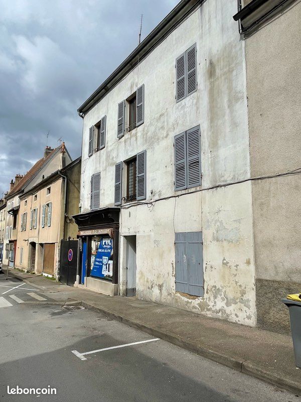 Local commercial 12 pièces 375 m² · à Gray · 375 m² · 230 000 €