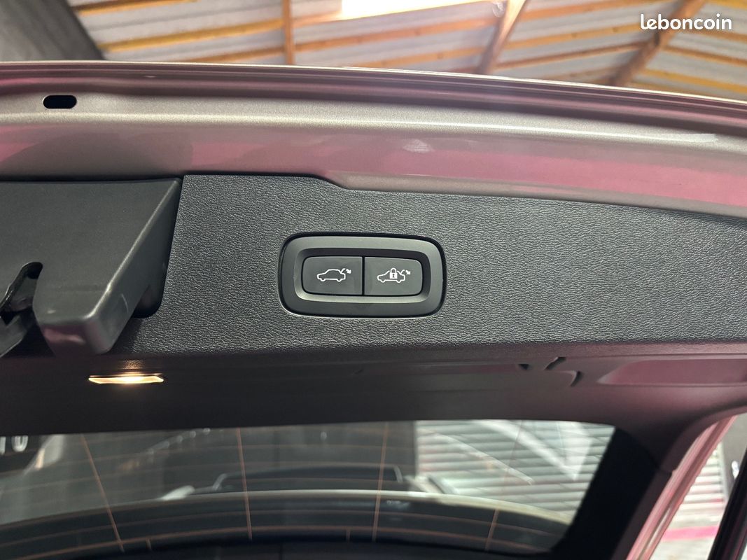 VOLVO V60 T6 AWD Hybride Recharge 253 ch + 145 ch Geartronic 8 Ultimate - SUIVI COMPLET VOLVO / ORIGINE FRANCE (image 38)