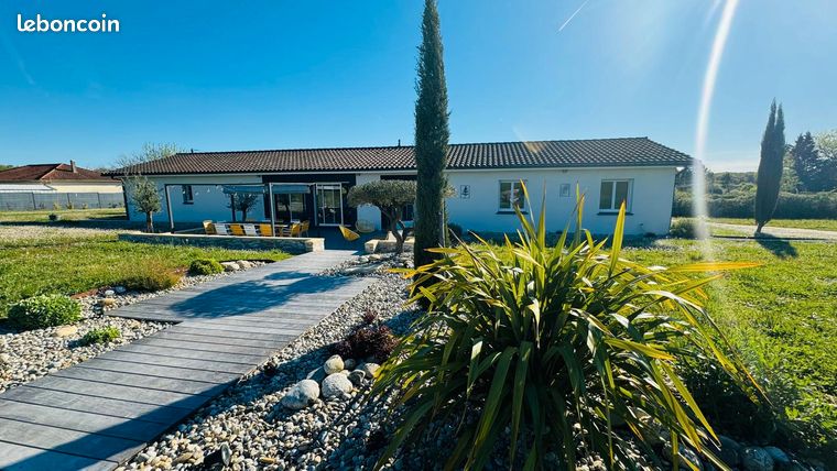 Propriété 7 pièces 232 m²