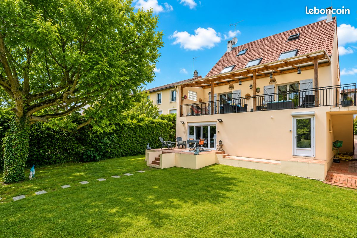 Maison 11 pièces 250 m² · à Noisy-le-Grand · 250 m² · 849 800 €