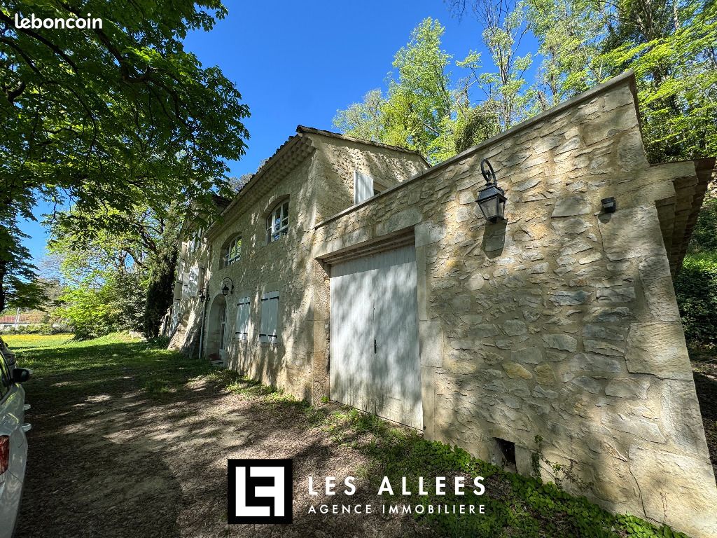 Maison 8 pièces 296 m² · à Montélimar · 296 m² · 670 000 €
