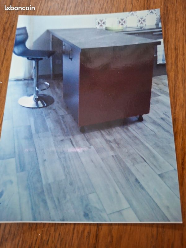 Ilot central + 2 chaises (image 1)