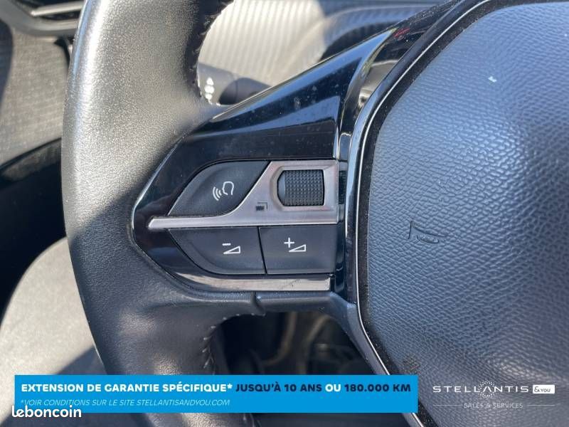 Peugeot 208 PureTech 100 S&S BVM6 Style (image 18)