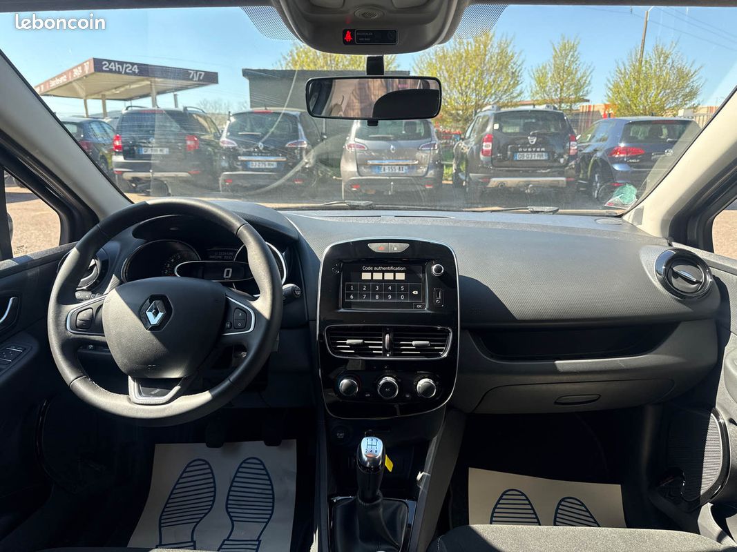 Renault clio iv 0.9 tce 90ch limited / etat neuf / tres faible kilometrage 1430 kms (image 5)