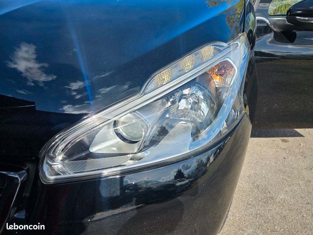 Peugeot 208 1.4l 70cv (image 14)