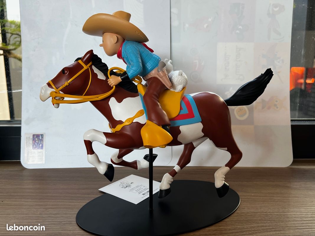 Moulinsart - Tintin - Figurine Moulinsart hors série N&B - Tintin Cow