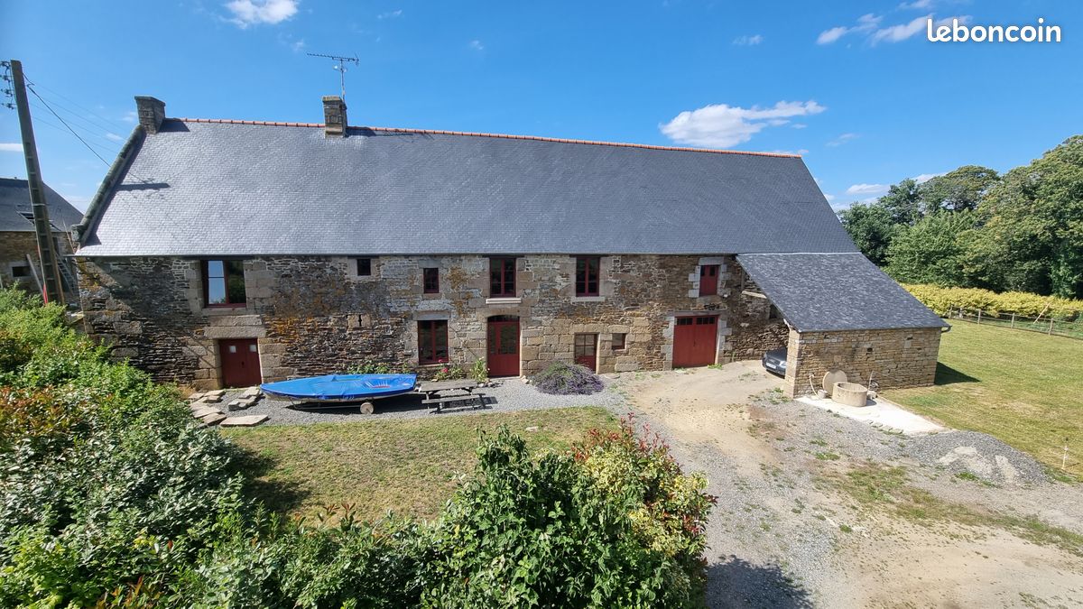 Maison 10 pièces 318 m² · à Sens-de-Bretagne · 318 m² · 270 000 €