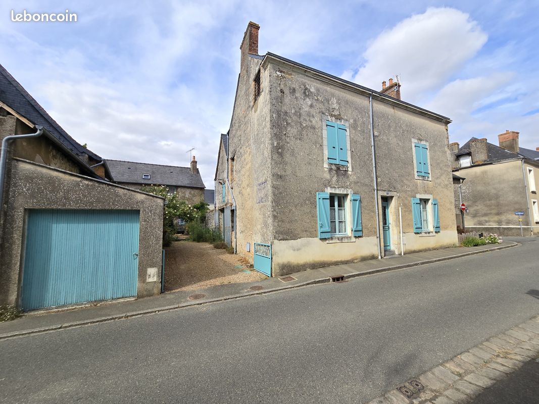 Maison 9 pièces 253 m² · à Auvers-le-Hamon · 253 m² · 249 500 €