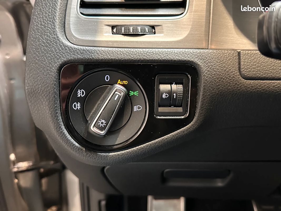 VOLKSWAGEN Golf 2.0 TDi 150ch Allstar - 2017 - Suivi complet - Boîte auto (image 15)