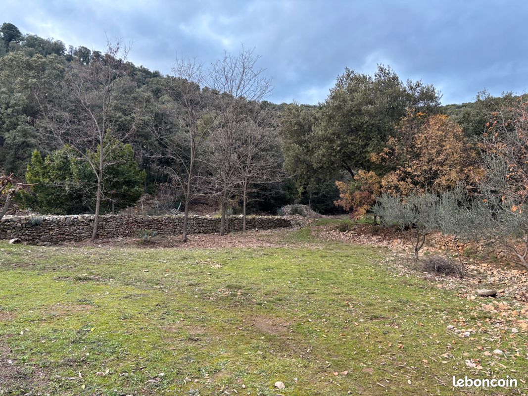 Terrain loisirs · à Saint-Sébastien-d'Aigrefeuille · 25 000 €