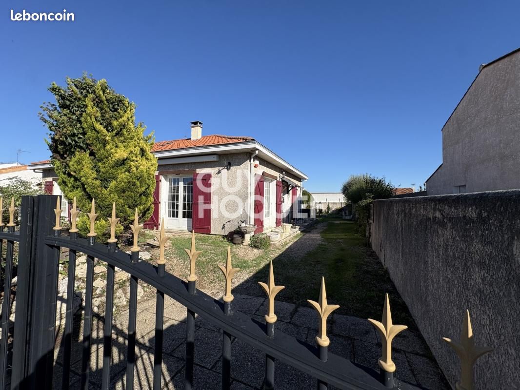 Maison 5 pièces 110 m² · à Saint-Xandre · 110 m² · 299 000 €