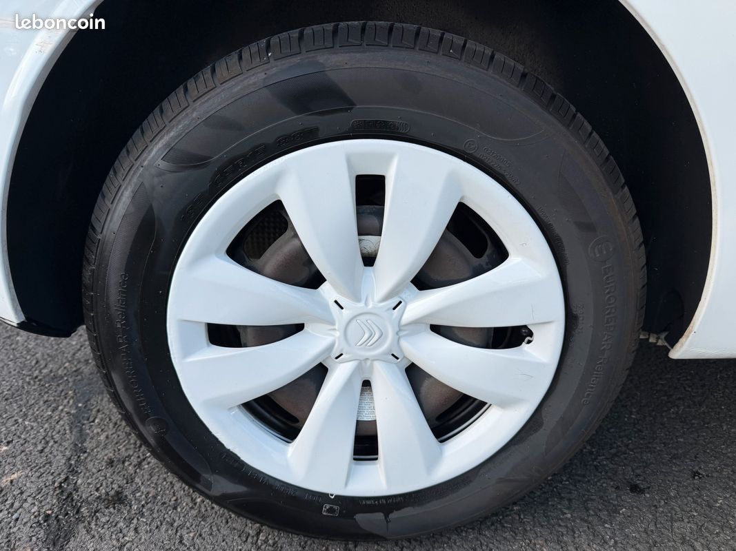 CITROËN C3 1.4 HDi 70 ch AIRDREAM / DIRECTION ASSISTEE / VITRES ELECTRIQUES / 5.790 EUR (image 7)